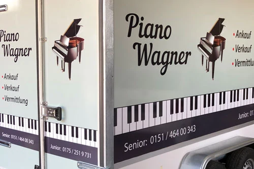 Hänger Beschriftung Digitaldruck Piano Wagner Altendorf